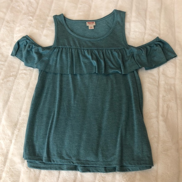 Cold Shoulder Ruffle Tank - Picture 2 of 5